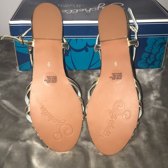 Sandals - Picture 3 of 3